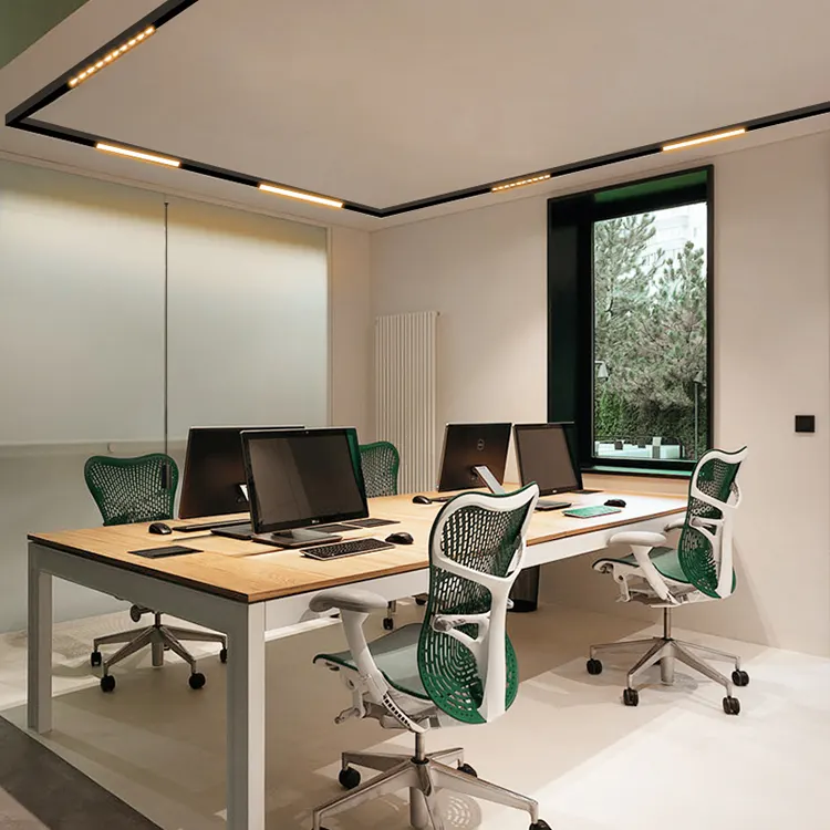 Adjustable Surface-Mounted Aluminum Magnetic LED Track Spotlight 8-30W