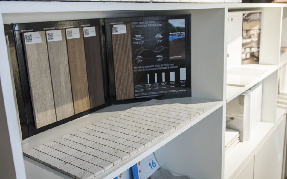 Tiles & Flooring category
